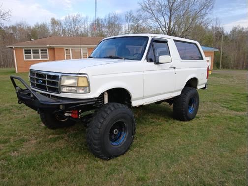 White 1996 Ford Bronco XL