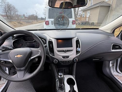 2018 Chevrolet Cruze LS