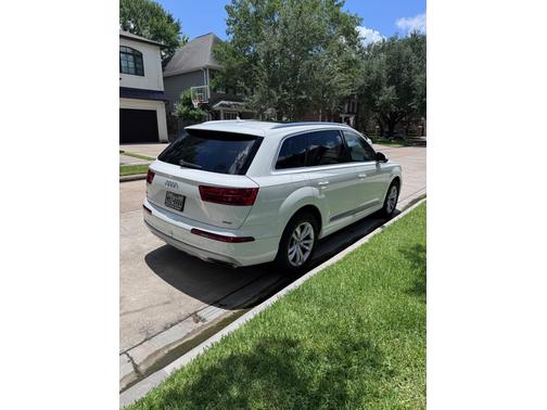 2019 Audi Q7 45 Premium Plus