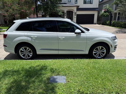 2019 Audi Q7 45 Premium Plus