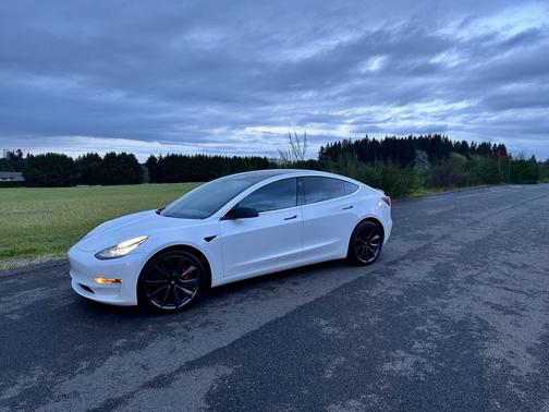 2020 Tesla Model 3 Performance