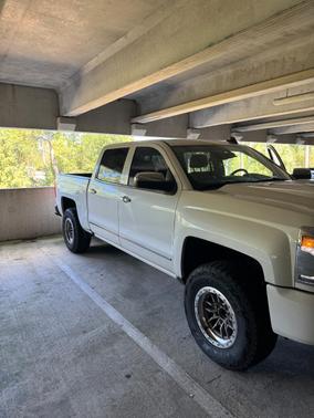 White 2018 Chevrolet Silverado 1500 1LZ