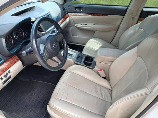 White 2011 Subaru Legacy 3.6 R Limited