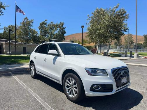 White 2013 Audi Q5 2.0T Premium Plus