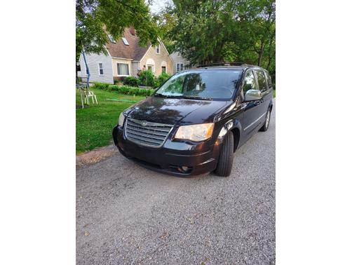 2010 Chrysler Town & Country Touring Plus