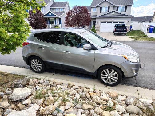 Gray 2011 Hyundai TUCSON Limited