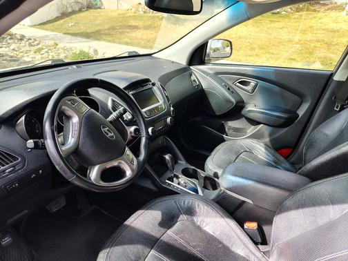 Gray 2011 Hyundai TUCSON Limited