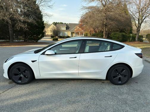 2022 Tesla Model 3 Long Range
