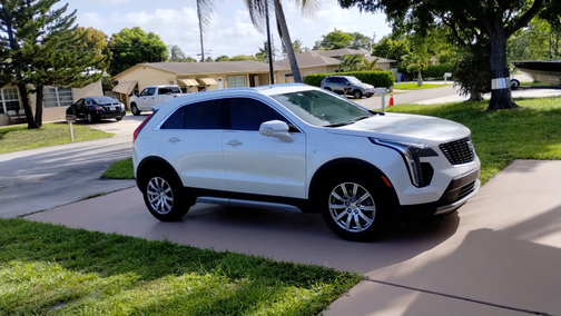 White 2022 Cadillac XT4 Premium Luxury