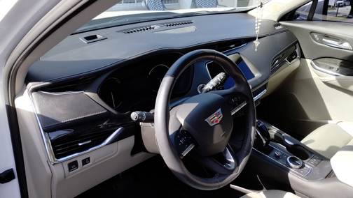White 2022 Cadillac XT4 Premium Luxury