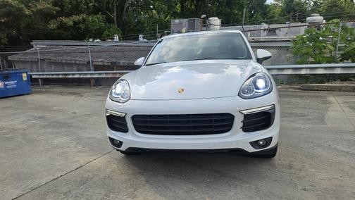 2016 Porsche Cayenne Cayenne