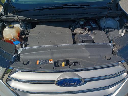 Silver 2018 Ford Edge SEL