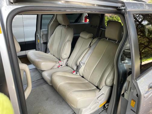 Silver 2014 Toyota Sienna LE