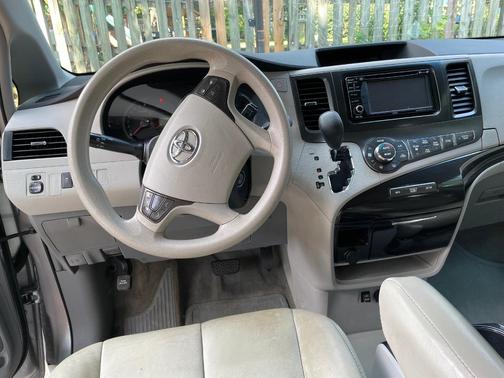 Silver 2014 Toyota Sienna LE