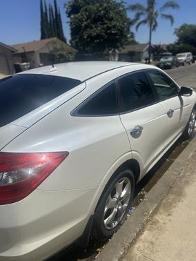 White 2010 Honda Accord Crosstour EX-L