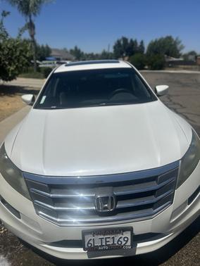 White 2010 Honda Accord Crosstour EX-L