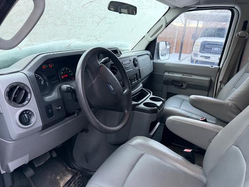 2012 Ford E350 Super Duty XL