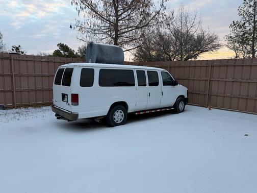 2012 Ford E350 Super Duty XL