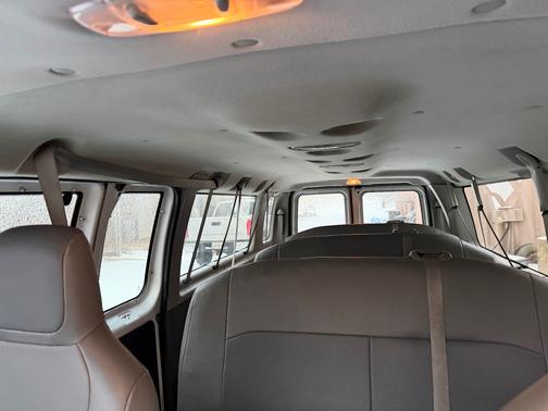 2012 Ford E350 Super Duty XL