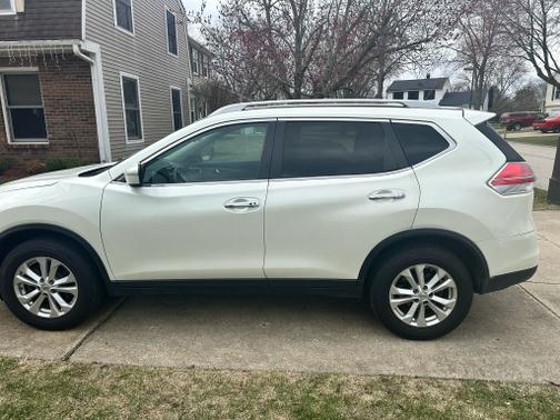 2016 Nissan Rogue SV