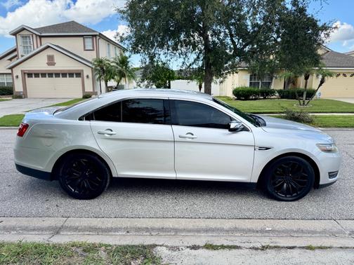 Silver 2015 Ford Taurus Limited