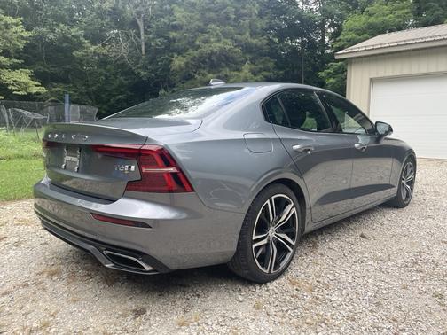2019 Volvo S60 T6 R-Design