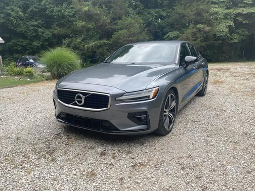 2019 Volvo S60 T6 R-Design