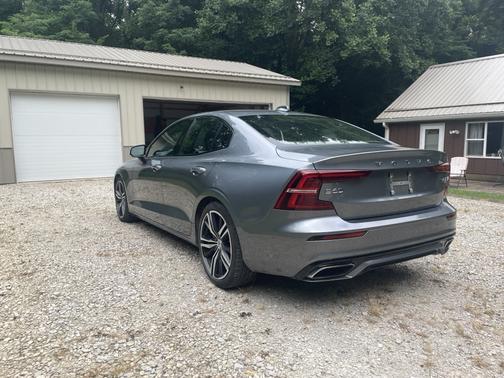 2019 Volvo S60 T6 R-Design