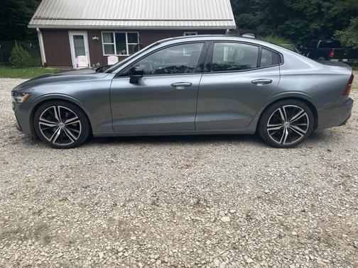 2019 Volvo S60 T6 R-Design