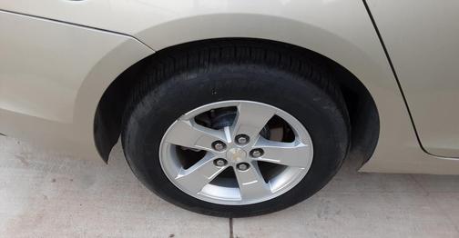 Gold 2015 Chevrolet Malibu LS