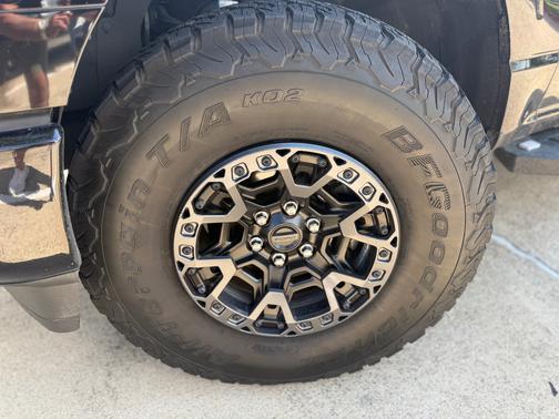 Black 2022 Ford F-150 Lariat