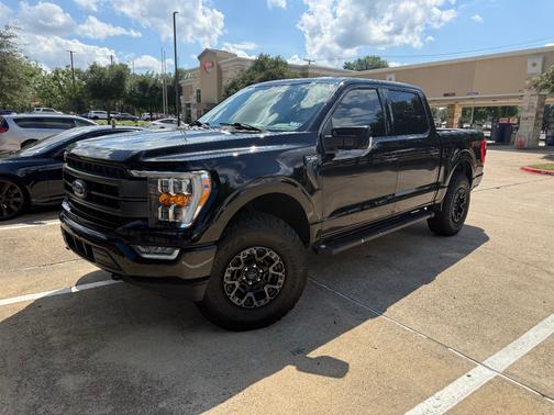 Black 2022 Ford F-150 Lariat