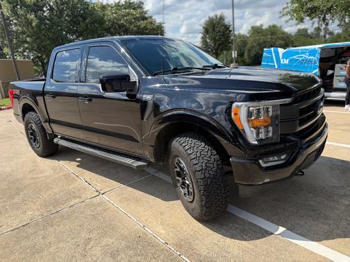 Black 2022 Ford F-150 Lariat