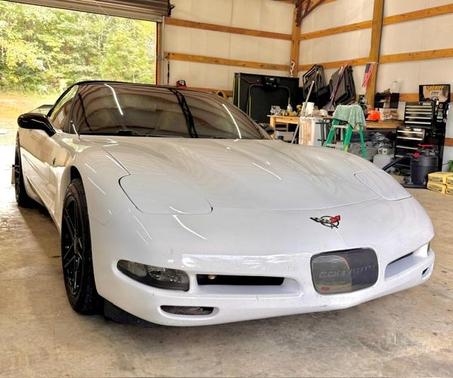 White 1998 Chevrolet Corvette Base