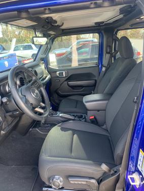 Photo 1 of 7 of 2019 Jeep Wrangler Unlimited Sport