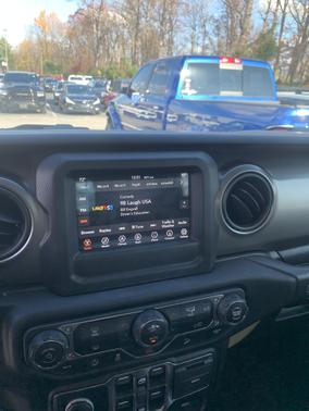 Photo 3 of 7 of 2019 Jeep Wrangler Unlimited Sport