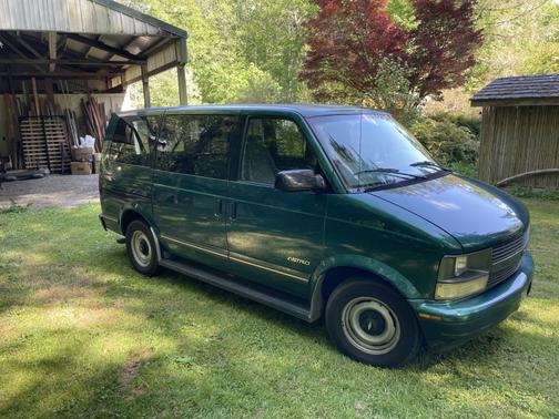 2000 Chevrolet Astro Base