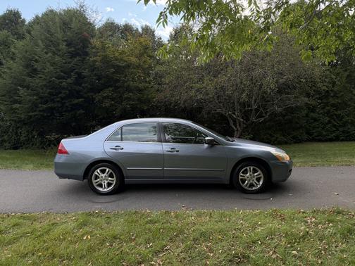 Gray 2007 Honda Accord SE