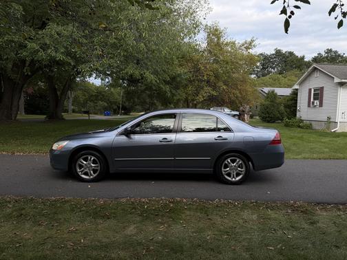 Gray 2007 Honda Accord SE