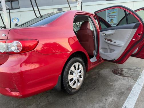 2011 Toyota Corolla LE