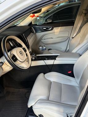 2021 Volvo XC60 T5 Inscription
