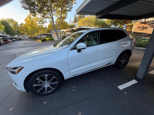 2021 Volvo XC60 T5 Inscription