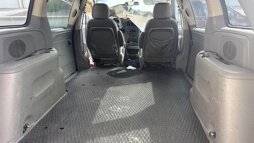 Black 2005 Dodge Caravan CV