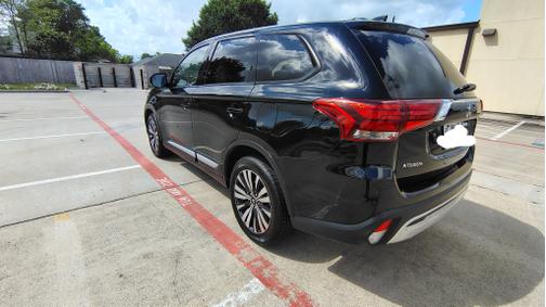 Black 2019 Mitsubishi Outlander ES