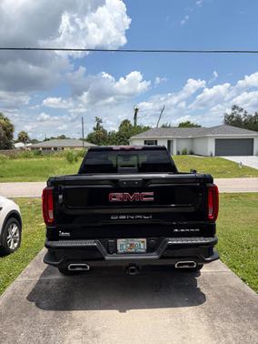 Black 2023 GMC Sierra 1500 Denali