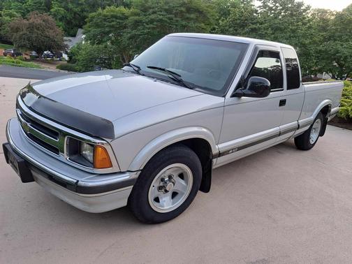 1996 Chevrolet S-10 LS Extended Cab