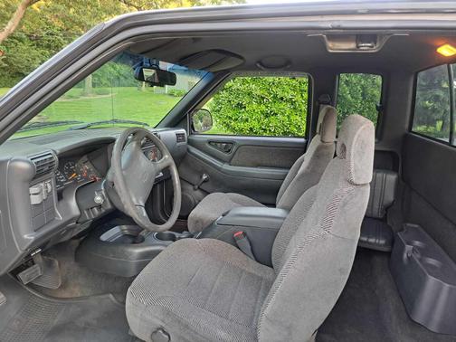 1996 Chevrolet S-10 LS Extended Cab