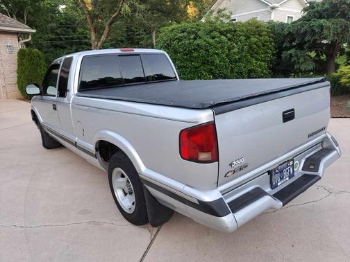 1996 Chevrolet S-10 LS Extended Cab