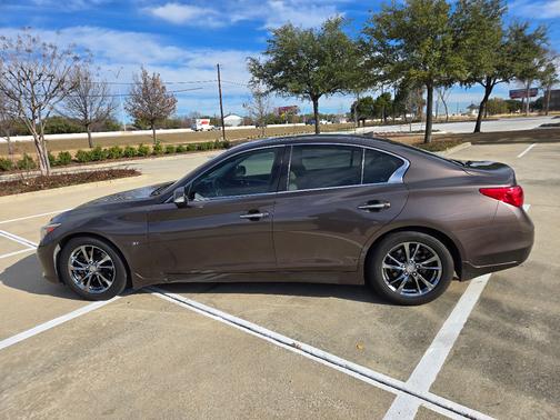 2015 INFINITI Q50 Premium