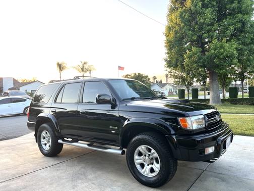 Black 2002 Toyota 4Runner SR5